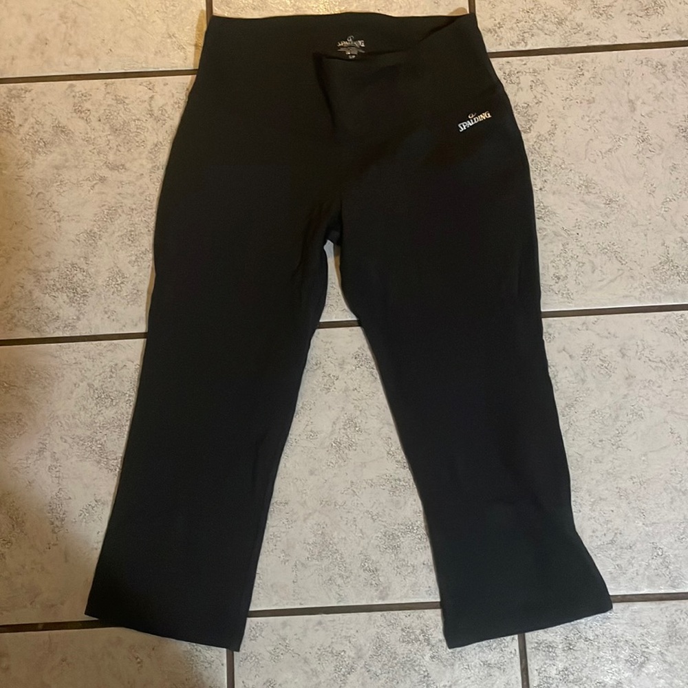 NWO tags women’s Spaulding work out capris